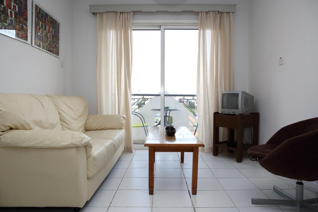 Alora Apartments Larnaca Eksteriør billede