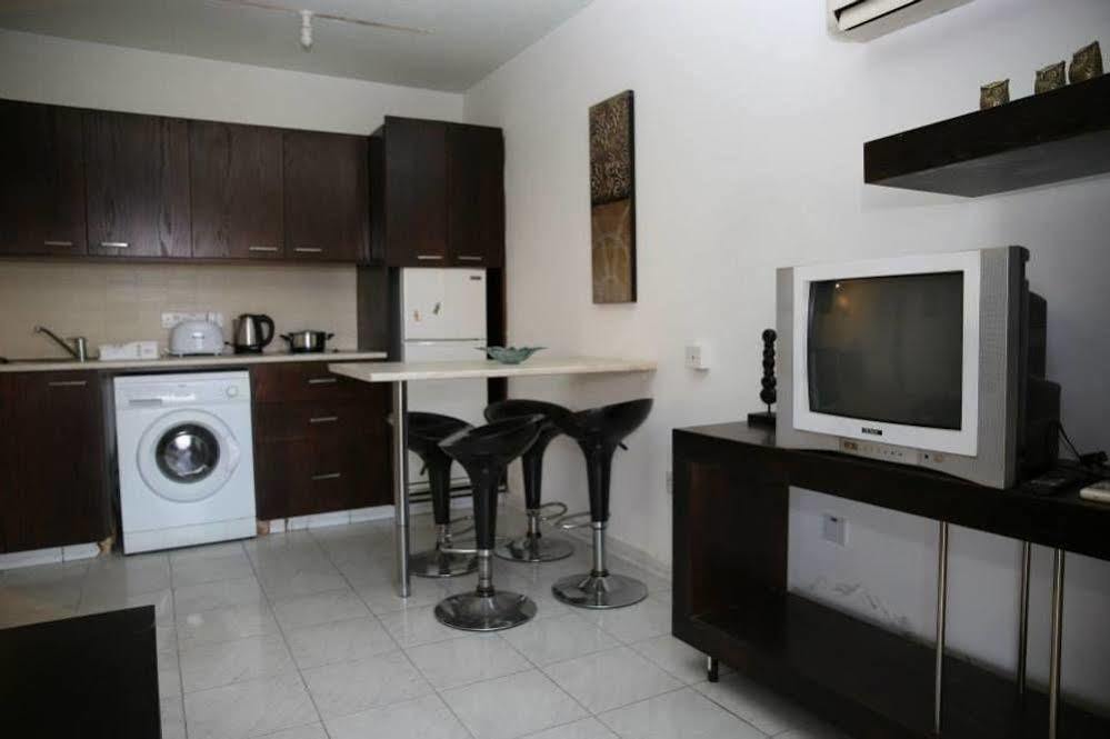 Alora Apartments Larnaca Eksteriør billede