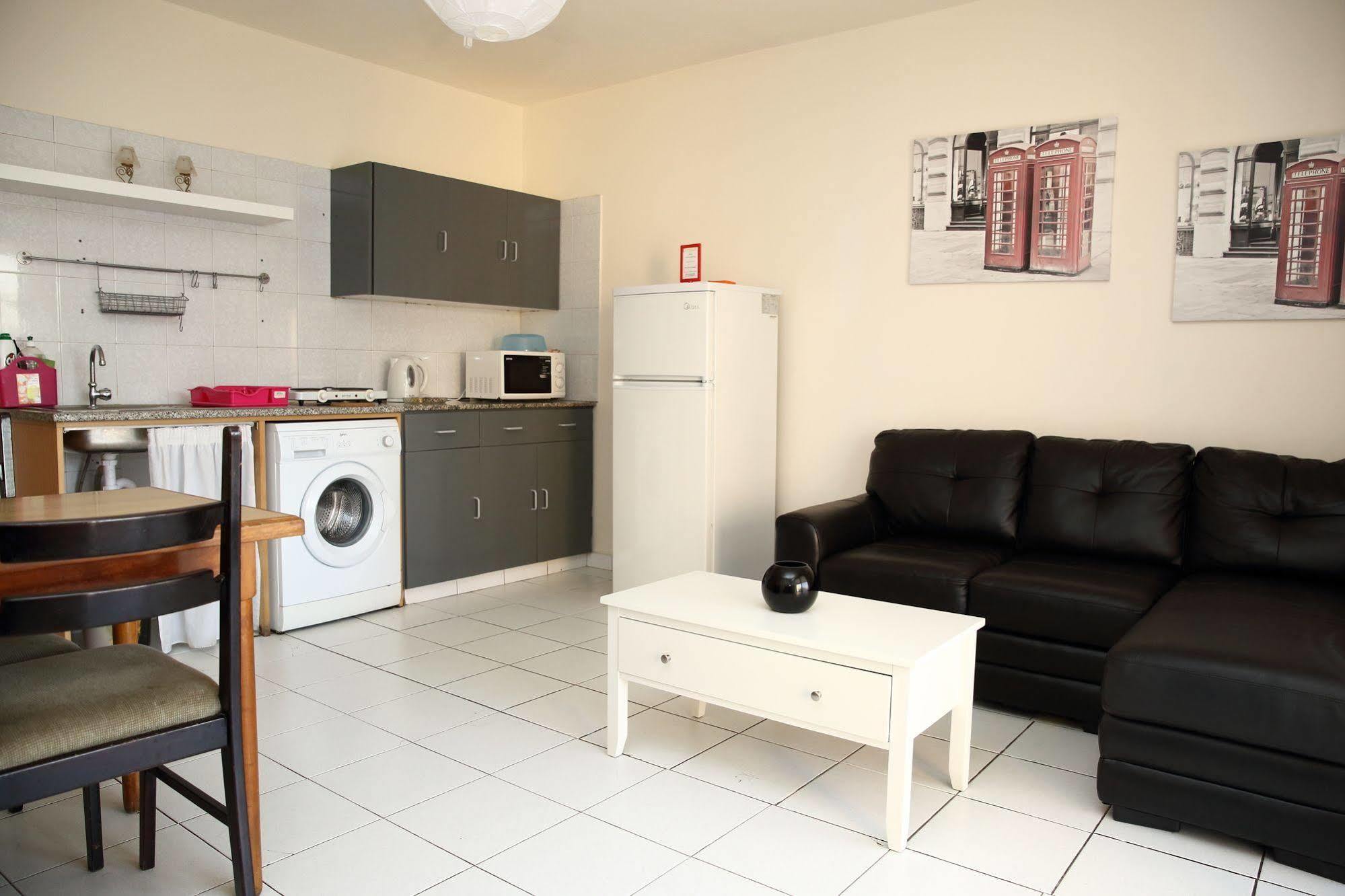 Alora Apartments Larnaca Eksteriør billede